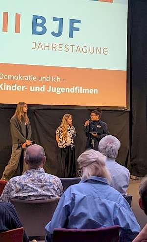 Filmgespräch moderiert von der BJF-Jugend Filmjury